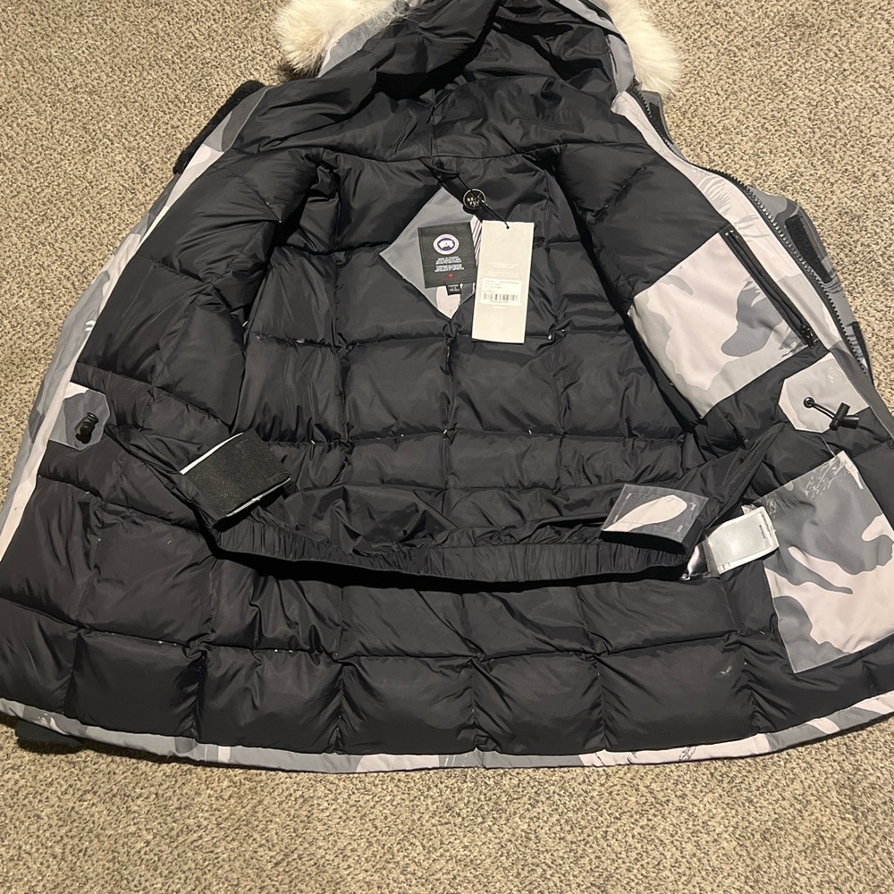 Canada Goose Men’s Camo Jacket Coat – New With Tags (NWT) – Authentic – L